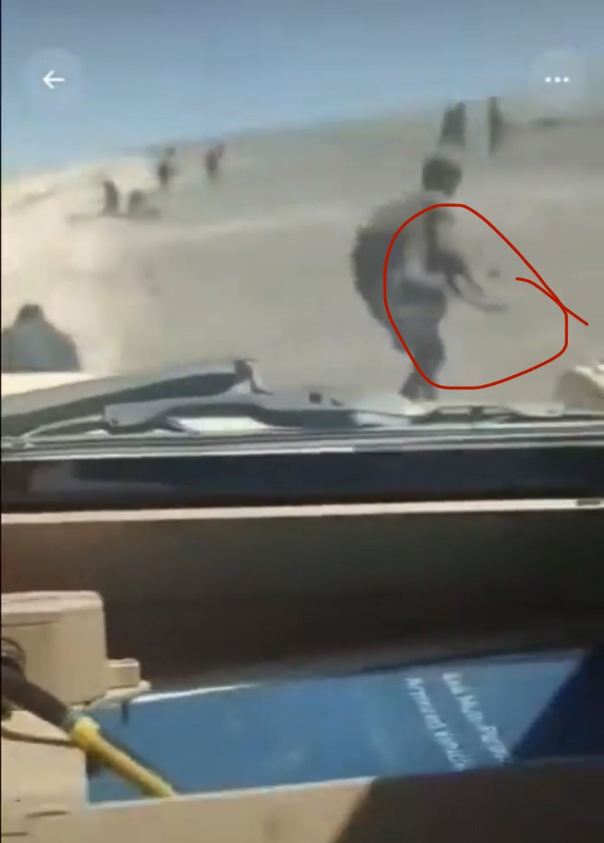 SaudiOSINT32's tweet photo. @ShaykhSulaiman They were armed and fighting behind the sand barrier, and the army outflanked them, catching them off guard. Do you expect he would leave them be and just watch? You have to admit that you're defeated https://t.co/tAf7AJQIAm