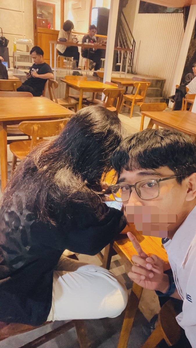 beingyourtop's tweet photo. sekalinya punya temen cewe, eh gasuka cwk  😆 https://t.co/CPQxoZw7TB