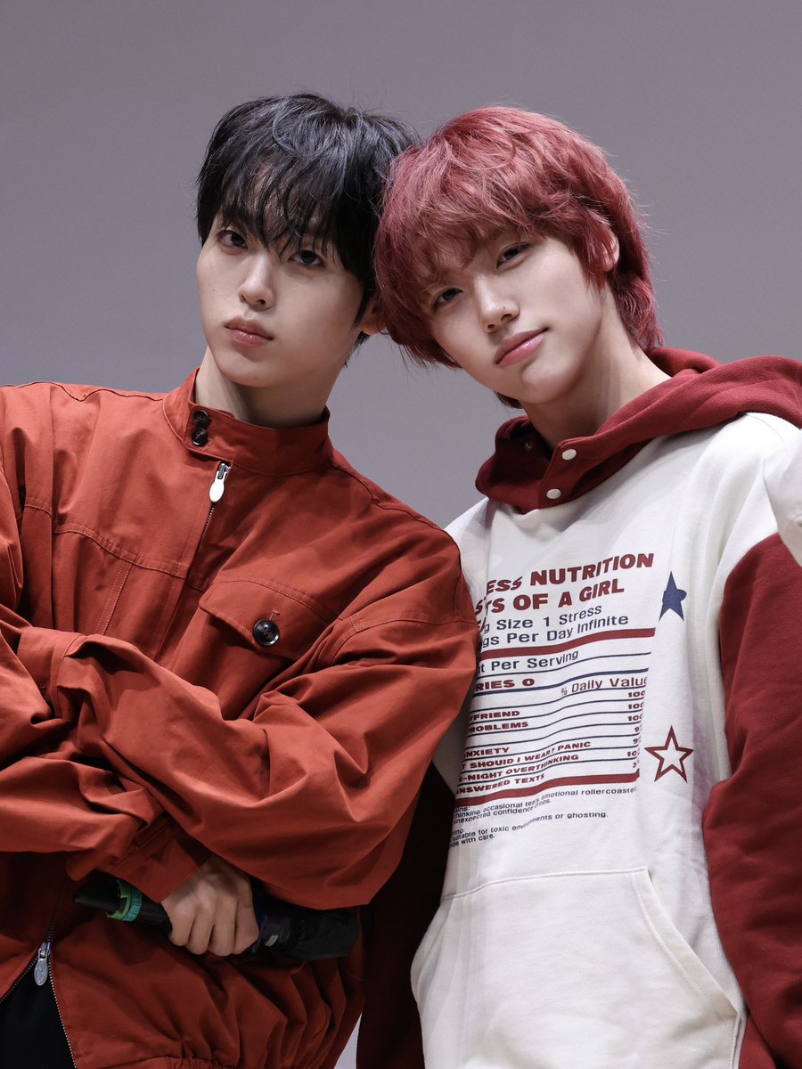 lover_tlas's tweet photo. 근데 그 둘이 결국 사귐 https://t.co/y4Sd9jcKwz