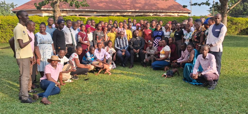 FlepUganda's tweet photo. Peer mentors and health workers are being trained with a focus on planning and coordinating the implementation of #SAYE Year 4 social and health programmes.
#SAYE #FLEP #YouthEmpowerment
#SAYE #FLEP #Year4 https://t.co/6m43lL6MTO