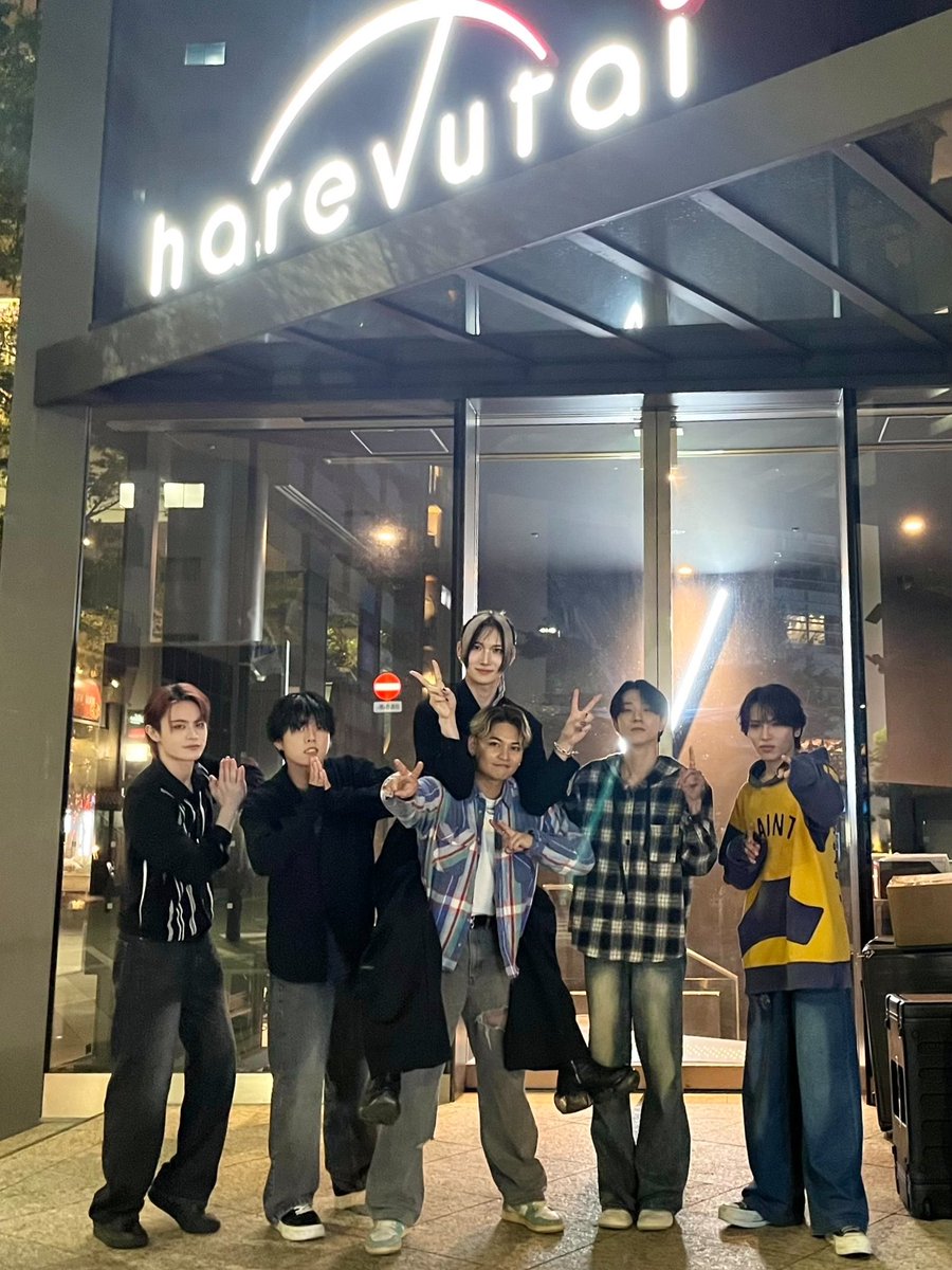 seven_deuce_OA's tweet photo. ✨御礼✨

『BLACK IRIS WEEKLY LIVE SPECIAL』

ご来場いただいたRIVERzの皆さま🤴🏻👸🏻
誠にありがとうございました！！

＼今週末はイベント3days🃏✨／
🛜10/10(土) オンライントーク①
🎪10/11(日) HERO GATE in 代々木公園野外ステージ
🛜10/12(月祝) オンライントーク②

ぜひこの機会に遊びに来てください❤️‍🔥
皆様のご来場お待ちしております！🙋

ーー
🛜『オンライントーク vol.9』
🗓️2026年10月10日(土)
🕑16:00〜20:44
▼参加メンバー：Kaito・AKITO・KANTA・Juni

🗓️2026年10月12日(月祝)
🕑16:00〜20:44
▼参加メンバー：HaL・Yuito・KaJI

🎟️詳細はこちら
https://t.co/7F2cQ5kgVj

🎪『HERO GATE』
🗓️ 2026年10月11日(日)
＜1部＞OPEN 10:45 / START 11:05
＜2部＞OPEN 17:50 / START 18:20

🎤72ステージ：12:55〜13:14
👦🏻物販・ミーグリ：13:35〜14:35(D)

📍代々木公園 野外ステージ

🎫 チケットはこちら
https://t.co/N4FOTcyuLf
※再入場可能
※税込・別途ドリンク代700円必要
※整理番号順入場

-———————————

▼詳細・最新スケジュール一覧はこちら
https://t.co/gsAPShWlx4

#SevenDeuce #セブデュ