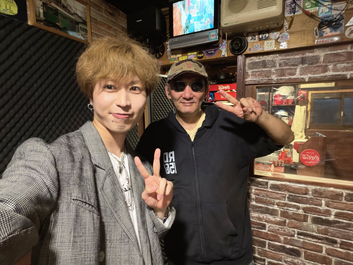 _shota_takeda's tweet photo. ／
#ヨルカフェ 
100回記念生放送📻
＼

初生放送、震えるくらい緊張しとりましたが皆様のおかげで
さいっっこうにたのしかった！

来週からもより
たくさんの方に楽しんでいただける
ラジオを作り発信していくのでこれからもよろしくお願いします！

とらやんさんありがとうございました😭 https://t.co/drp5AVFoRm