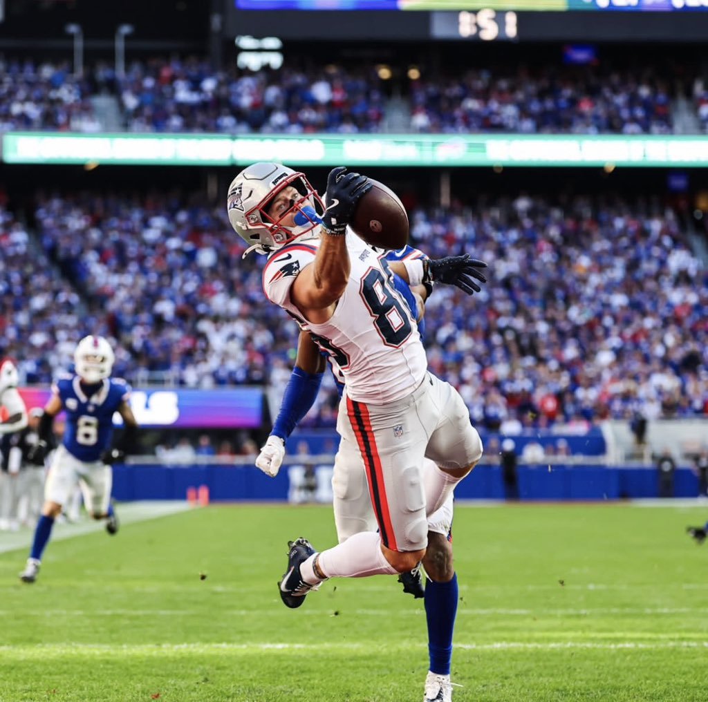 PatriotsMX_'s tweet photo. Nadie se merecía esto más que Efton Chism.
Este chico es el ejemplo perfecto del trabajo duro, nunca habla de más, nunca se ha quejado por la falta de oportunidades y cada vez que es requerido, responde en el campo. https://t.co/8STczQQOcY