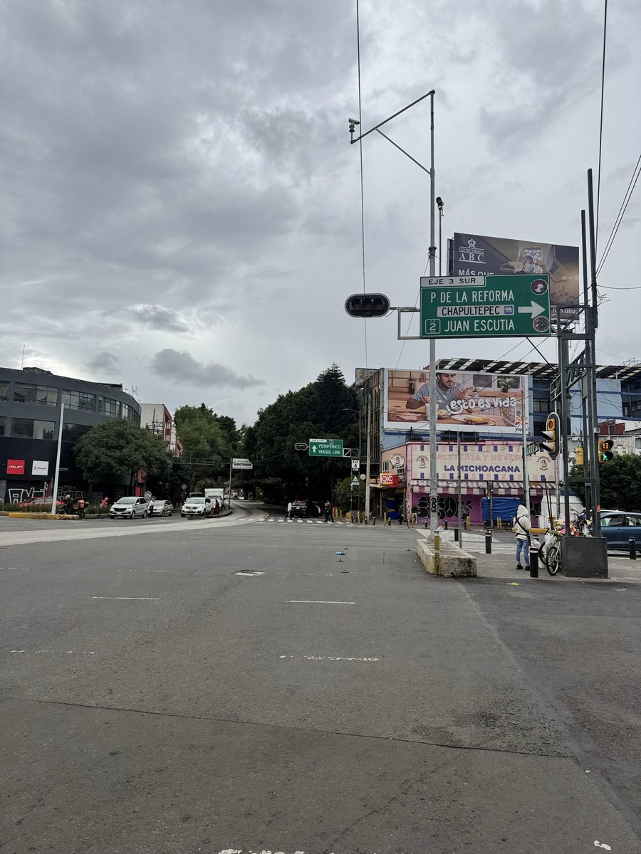 JorgeAnta3's tweet photo. Semáforos fallando en el cruce de benjamin franklin y Jose Vasconcelos colonia hipódromo condesa y san miguel Chapultepec.
Ya llevan días con fallas todos los semáforos
@OVIALCDMX @SSC_CDMX @ClaraBrugadaM https://t.co/qpxf5s04KY