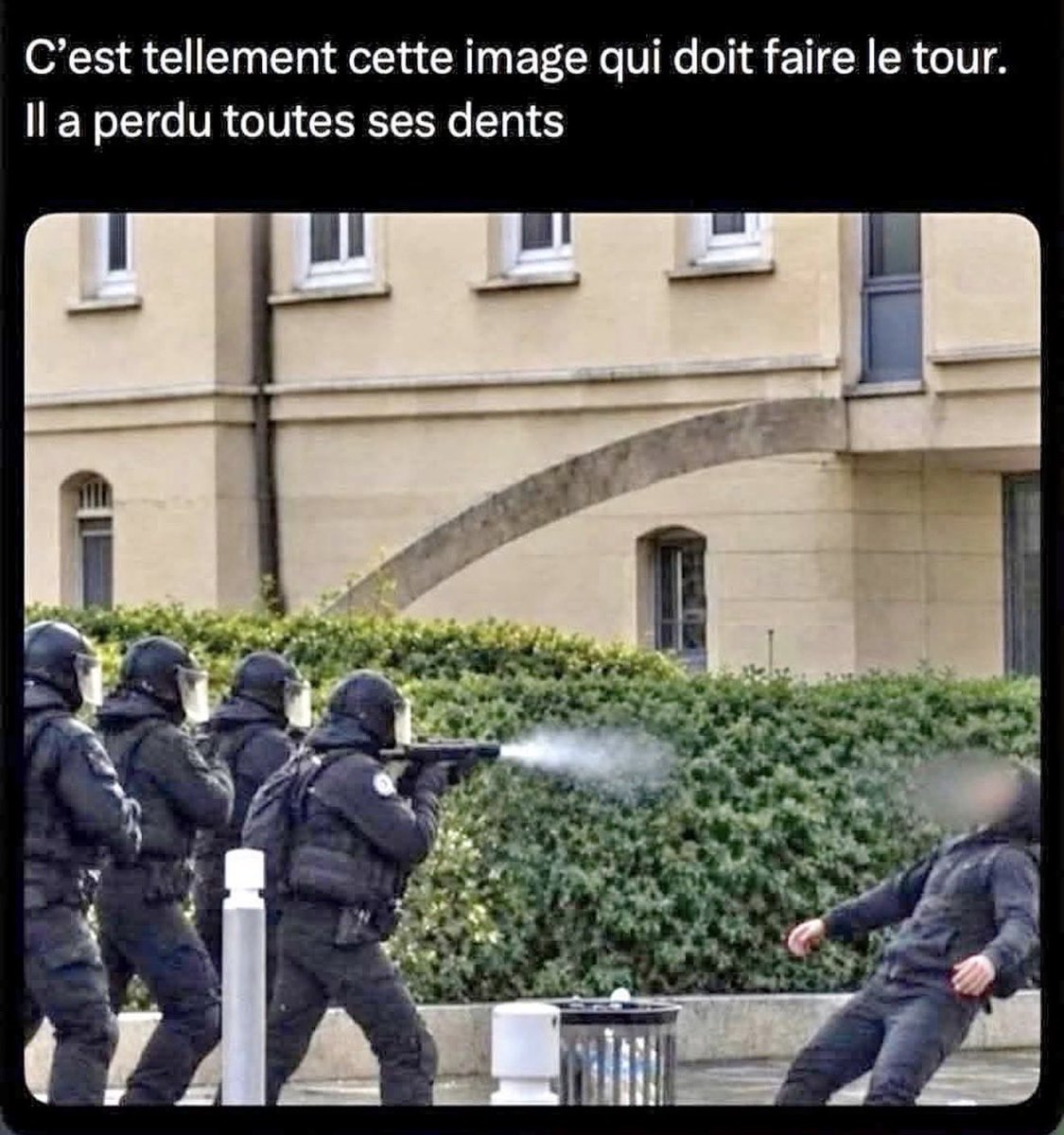 yannlbone's tweet photo. Si vous trouvez cela normal, vous faites parti du problème!!!!
Légitime défense?????
La bonne blague….. https://t.co/deVS2eL78J