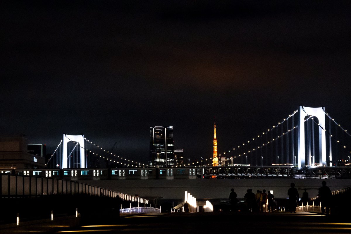 MTY010203's tweet photo. ライブ帰りは感性がバグるのか、自分でもよく分からない写真を撮って帰りがち https://t.co/AEU2N7cKy7