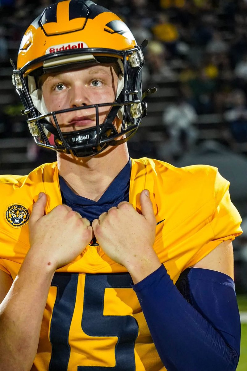 MoneyMcCarty's tweet photo. Blowout on Westside Macon. 2nd string in 2nd quarter. No punts no FG tries. Bye week. 

6/6 TB’s 6/6 PAT’s before 2nd string. Team Captain pics was the most exciting part of the game https://t.co/KZYFsWd5bc