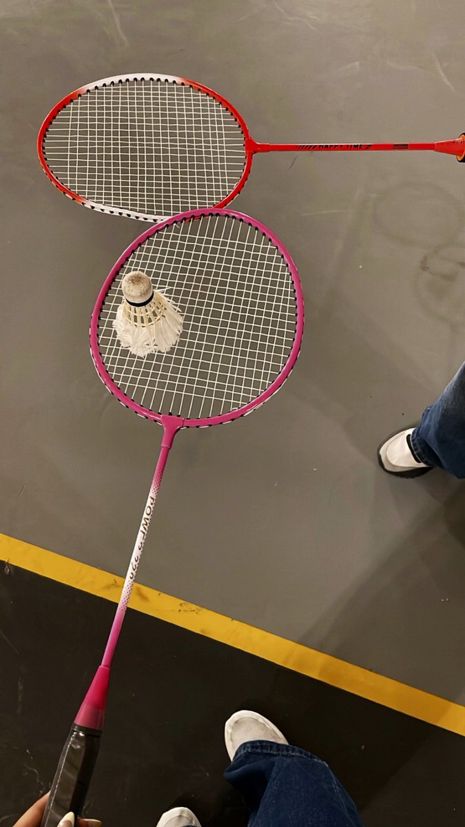 7nivcc's tweet photo. Me &amp; You badminton 🏸 https://t.co/YfbBD3D2bk