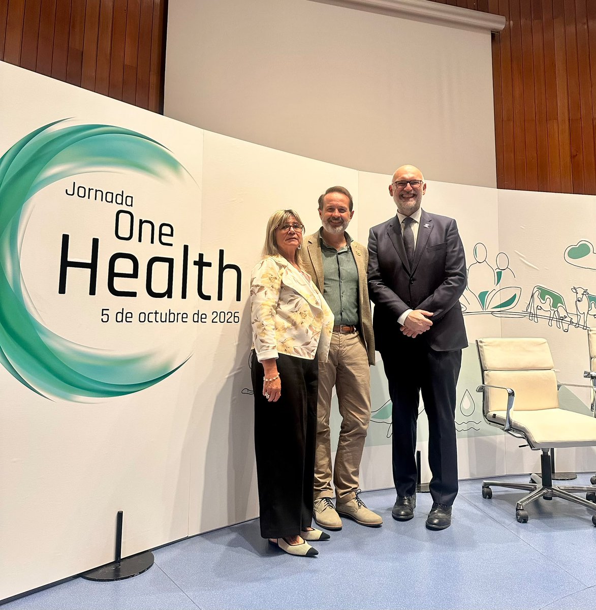 veterindustria's tweet photo. Hoy hemos asistido de la mano de nuestro director general @sdandresjuarez, a la jornada #OneHealth «Bienestar animal, Medio ambiente, Salud Humana» junto a @JoserraBecerra del Ministerio de Derechos Sociales, Consumo y Agenda 2030 y @maitemartinib de la @Plat_OneHealth 
#UnaSalud https://t.co/Y5JNfNXI9B