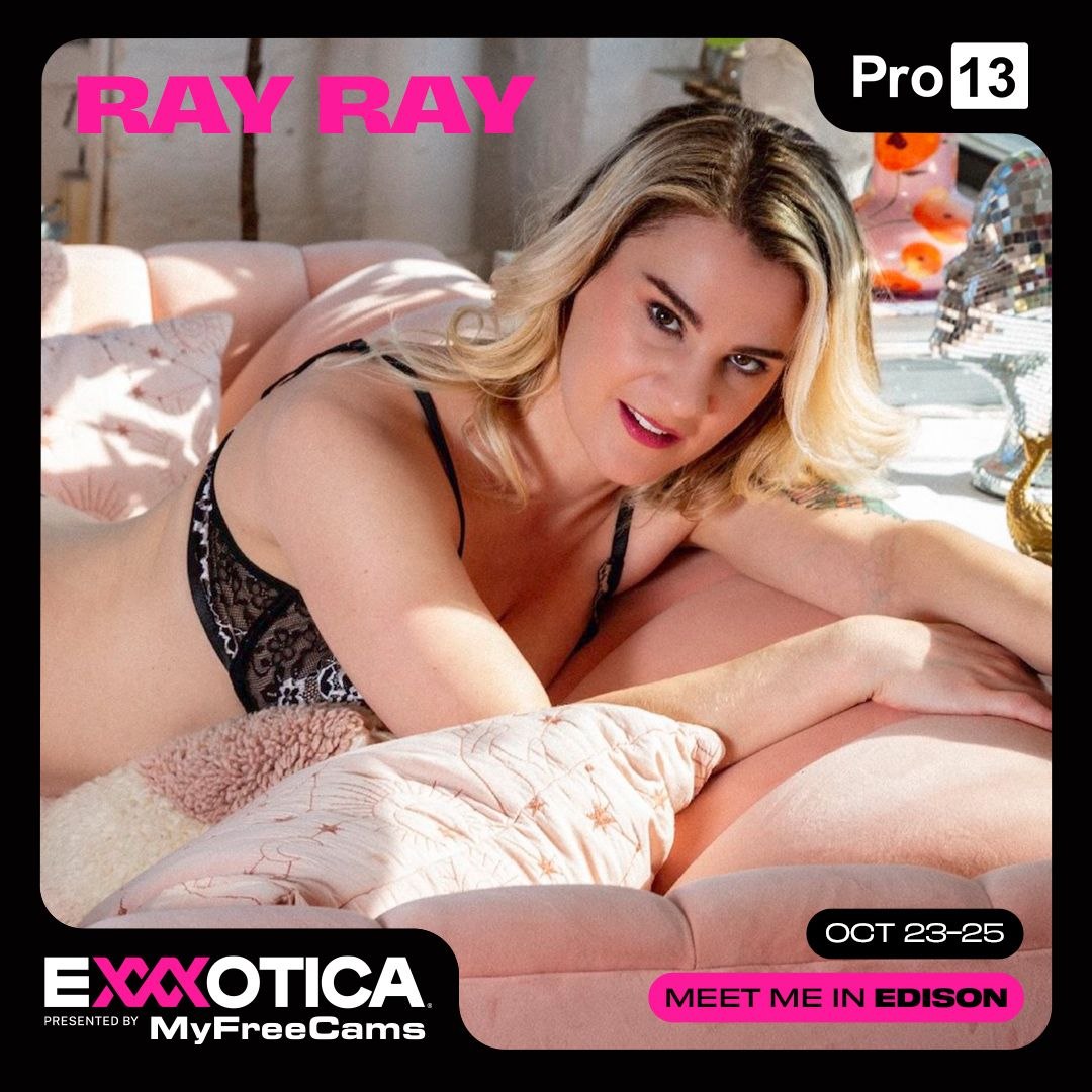 ray_ray_xxx's tweet photo. New Jersey, I’m comin’ in hot 😘
Find me signing at the @prodxhealth Booth at eXXXotica New Jersey ✨
📅 Oct 23–25
#exxxotica #newjersey #2026 #prodx #rayray #rockpornallstar https://t.co/8of2cVja8L