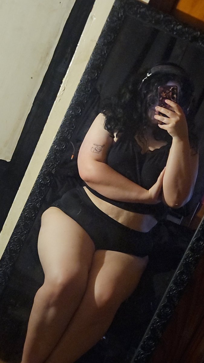 backgroundaces's tweet photo. Feeling like myself again 🖤🖤 #DMs #open #twenty #selling #fantasy #custom #roleplay https://t.co/dKah8DaQ0u