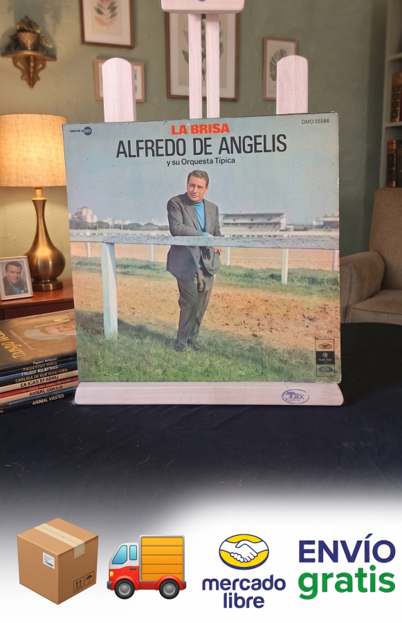 laplazadeltango's tweet photo. ¡Queda un solo tiro en la recámara, tres estrellas de primera y por apenas quince lucas de biyuya! 👉 https://t.co/62Jvm7PeYv  

#Vinilos #Tango #Coleccionismo https://t.co/yDJ2msN7yb