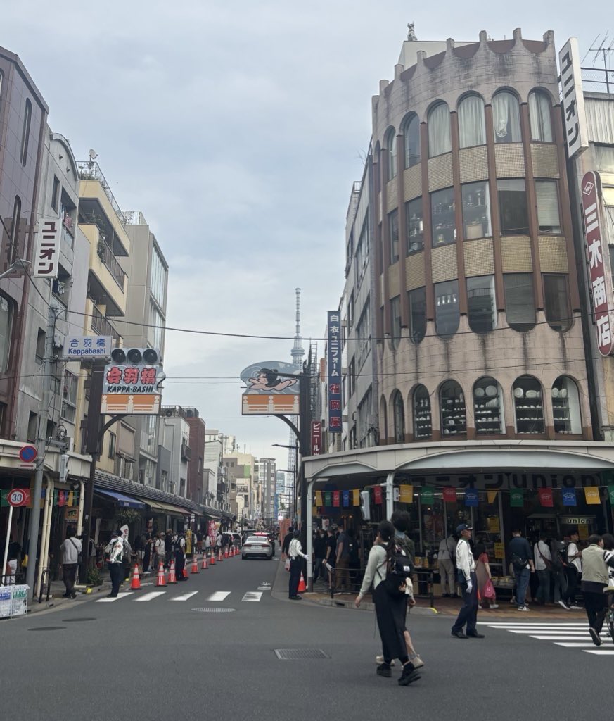 amaiyumeno_02's tweet photo. 10/6-12開催の「かっぱ橋道具まつり」、器好きの方には天国なので是非🥒🫶
新品の素敵なお皿が50円とかでゲットできたりします🤍驚 https://t.co/0tp8gPPBar