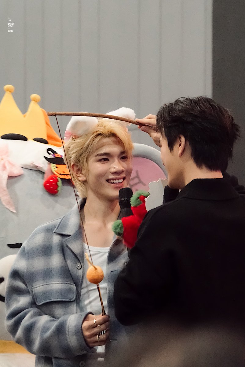 p_164pix's tweet photo. ตกแมวได้นี่นา 🥺🫳🏻💘

GEMINIFOURTH LKN MY FAM
#GMMTVFANIVAL2026HappyFamilyxGF
#GeminiFourth https://t.co/7k1giKBpLQ