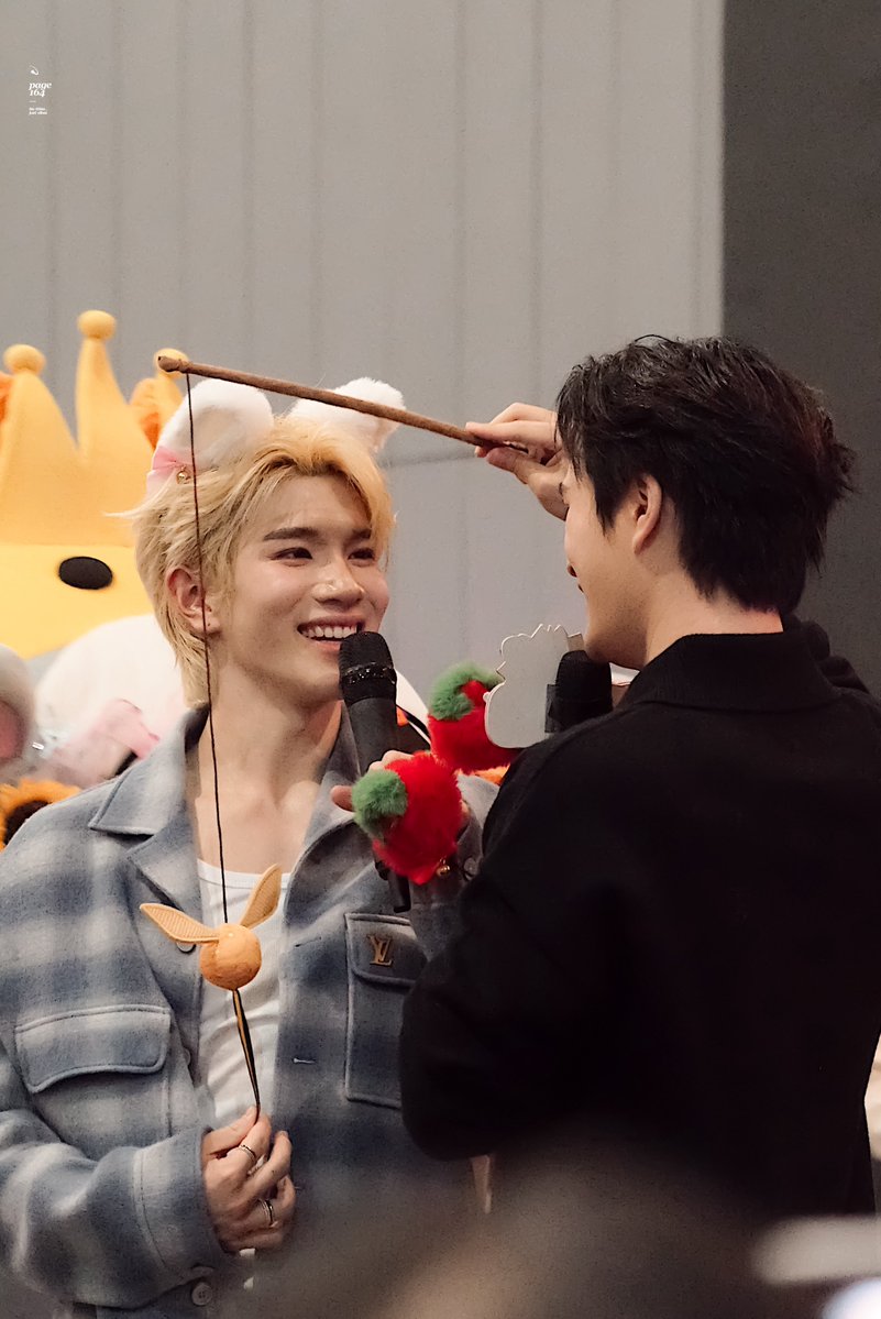 p_164pix's tweet photo. ตกแมวได้นี่นา 🥺🫳🏻💘

GEMINIFOURTH LKN MY FAM
#GMMTVFANIVAL2026HappyFamilyxGF
#GeminiFourth https://t.co/7k1giKBpLQ