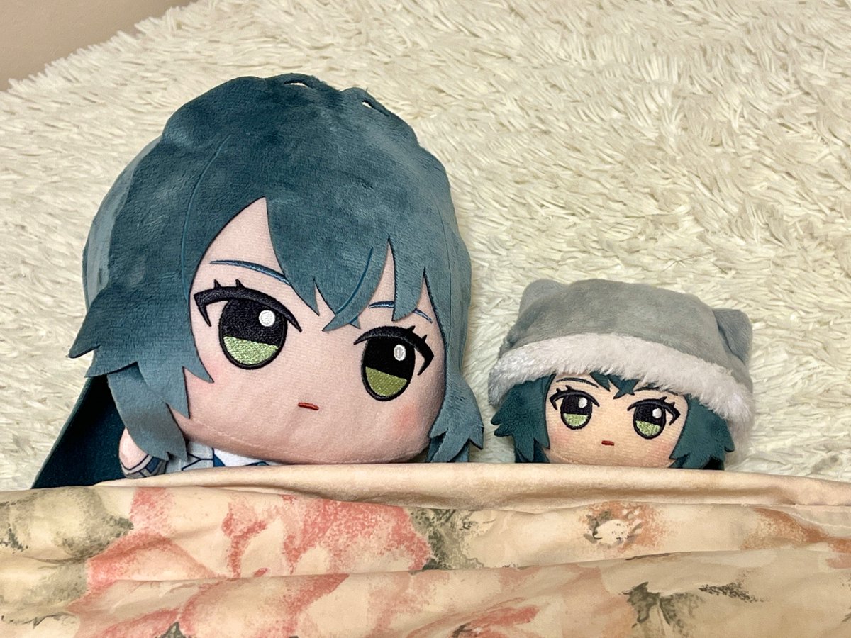 patmtatm's tweet photo. 小さい私、寝る時もそれ被るの。
…気に入ってるんだ。 https://t.co/CpJmj9A03E