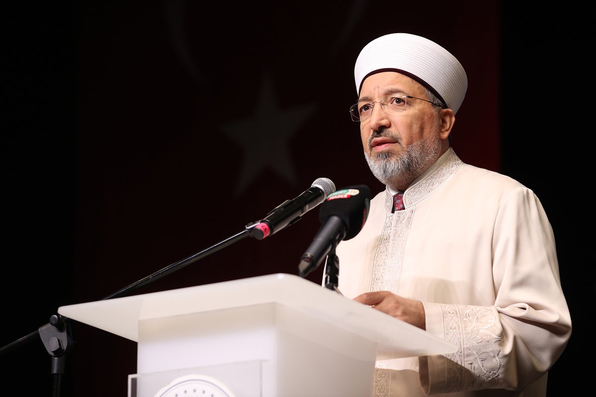 diyanetbasin's tweet photo. Diyanet İşleri Başkanı Prof. Dr. Safi Arpaguş, Camiler ve Din Görevlileri Haftası münasebetiyle İstanbul’da görev yapan din görevlileriyle bir araya geldi.

https://t.co/wVX89d8gyK https://t.co/JLYfciCIzk