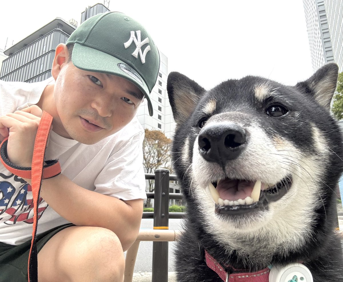 yu_suzuki_tenki's tweet photo. 私は可能な限り、半袖・短パン・サンダルで過ごしたい派の気象予報士です https://t.co/fVZ7EeP6Um