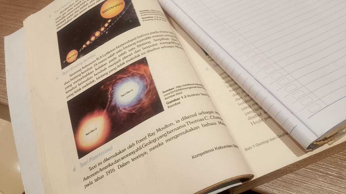 Syif_lov1's tweet photo. Emmmm..... Beberapa hari ini Sering banget aku ke Gramedia Buat belajar OSN kebumian, entah kenapa lagi suka aja gitu #studytwt https://t.co/8B3plFttKQ