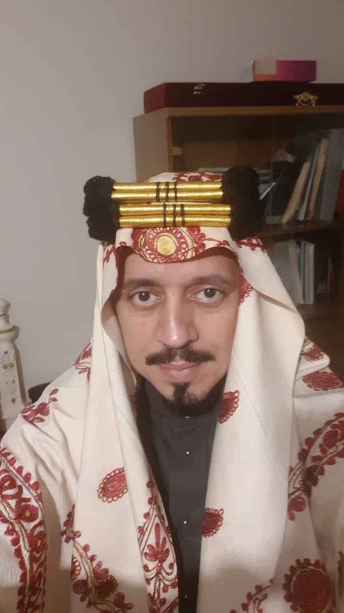 goodlife0000's tweet photo. @ye4441 @Rahoobalsalmi24 @trbyh اخي العزيز

الغبانة نوع من انواع العمايم…وتجي بألوان مختلفة ونقش مختلف،شيل من رأسك اللون البرتقالي 

وفيه منها نوع اسمه السلطانة،وفيه البريسمي،و فيه الرشوان 
وافضل الانواع تصنع في حلب،الي حاط صورته هذا شريف الحجاز لابس غبانة نوع الرشوان تحت العقال،وهذي انواع والوان ثانية للغبانة https://t.co/D50fQGSs6N