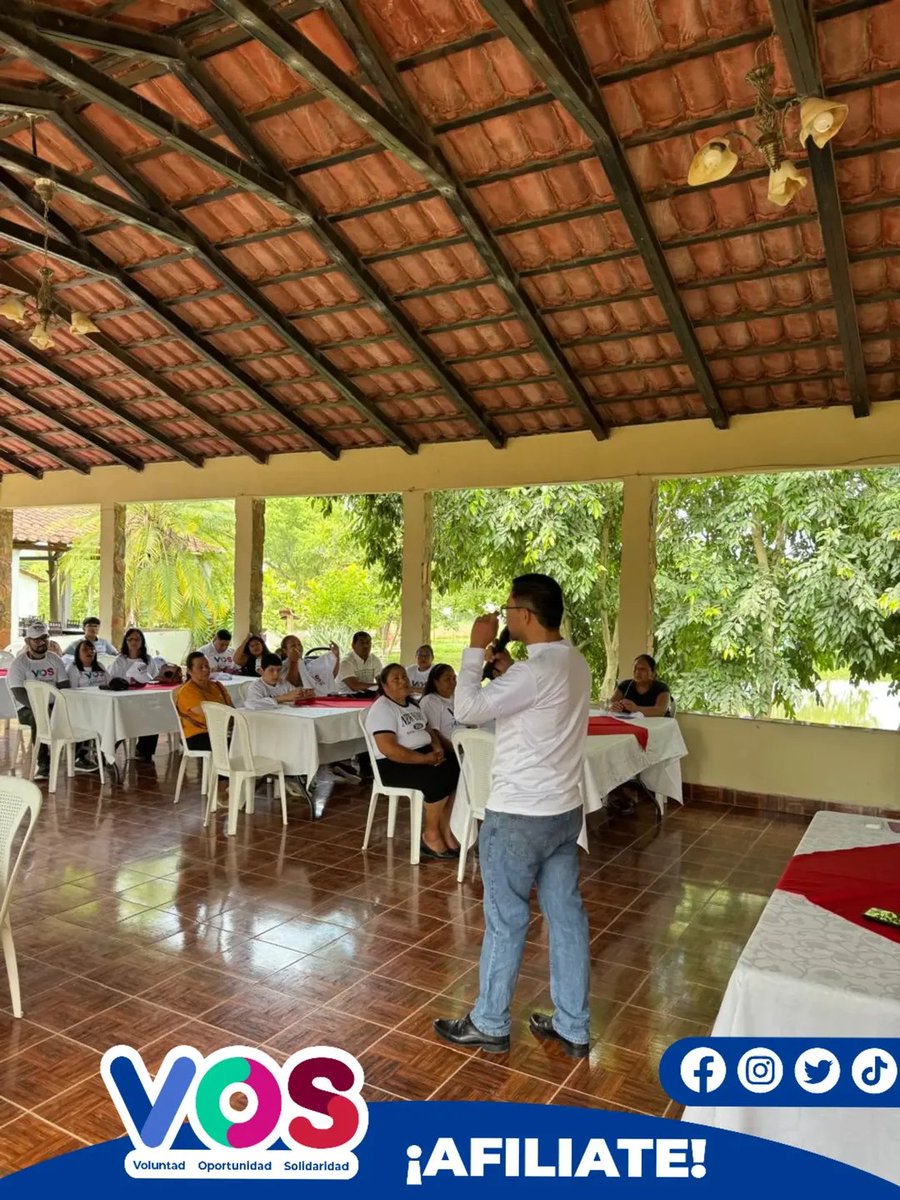 VOS_gt_'s tweet photo. Capacitación formación en Baja Verapaz presentación del coordinador departamental Luis Fernando Chacón .partido Voluntad Oportunidad y Solidaridad VOS . https://t.co/oyP64qtYDk