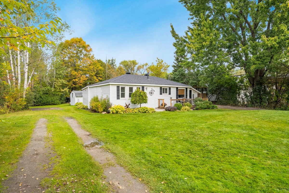 FarisTeam's tweet photo. HOME FOR SALE - Georgian Bay Living with an Adjoining Lot, Private Backyard, & Bunkie - 244/250 Dignard Avenue, Tay #FarisTeam #NewListing #RealEstate #ForSale #HomeForSale #SimcoeCounty #Tay #PortMcNicoll #Bungalow #Backyard #BuildingLot #Bunkie #GardenShed #Gazebo #GeorgianBay #OntarioHomes #SimcoeCountyRealEstate
https://t.co/g3cNSd6ZCW