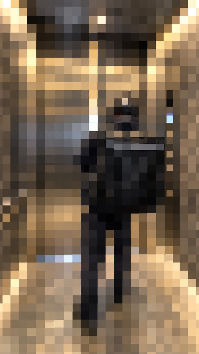 dangai_killer's tweet photo. 今日、とても怖い思いをしたので聞いて下さい。自宅マンションのエレベーターに乗った時の事です。

扉が閉まりかけた瞬間、突然再度開いて、ヘルメットをかぶったUber配達員が乗り込んできました。

私は一人。
「あぁ終わった。レイプされる」と思いました。

すぐに降りたかったのですが https://t.co/kuzxTnXWtJ