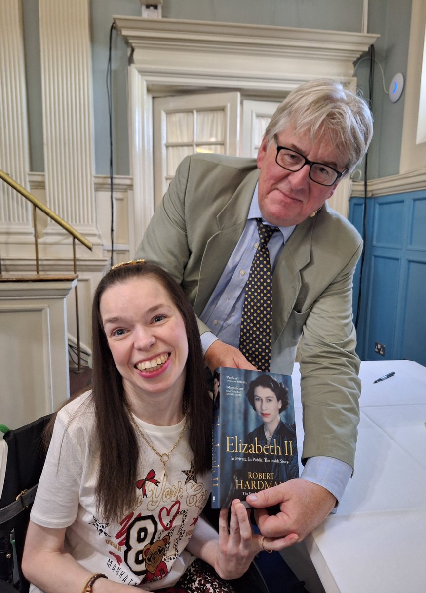 siobhanx3's tweet photo. Sat. #October3rd 2026:

Royal biographer @hardmanr gave a fascinating talk at @HenleyLitFest reflecting on the life &amp; legacy of #QueenElizabethII.

The insightful #book event was truly compelling &amp; entertaining, including details on Robert's interaction with the Royal fan #Trump. https://t.co/eSay4WYUF7