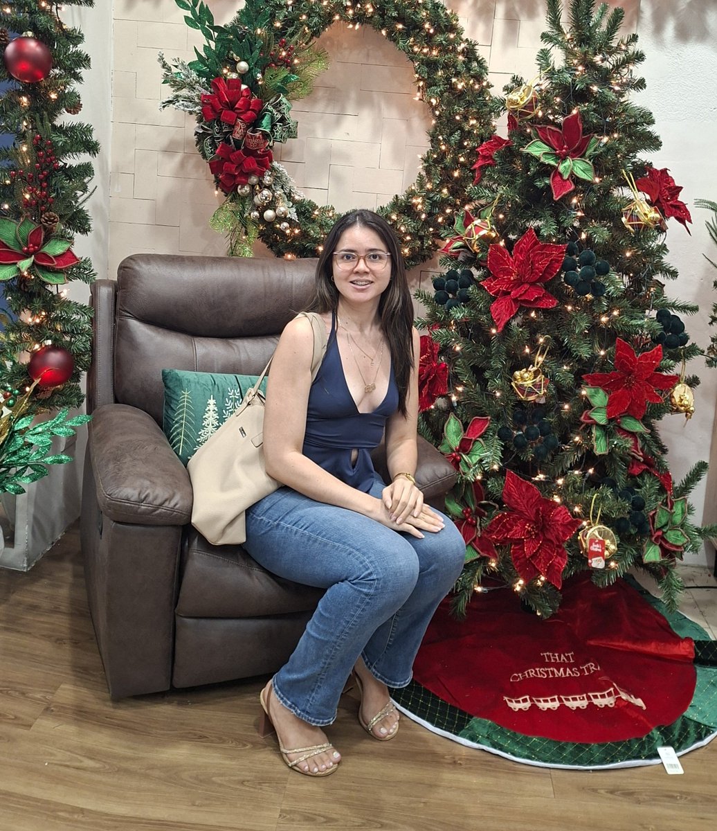 kasezaonce's tweet photo. Cómo anhelo una navidad feliz este año 😍🙏 https://t.co/ogeRc13Eqd