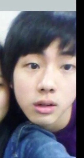 byoinge's tweet photo. 아기석진 첨 보는 사진인데 씹졸귀 ㅠ https://t.co/QrkCXJoBVq