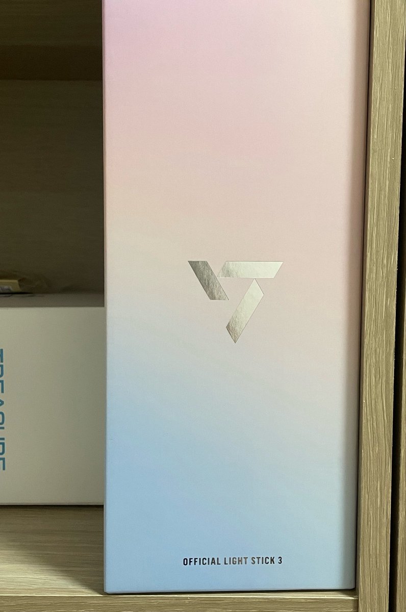 Athenaaa_k's tweet photo. hai hai moots ku tercintah😚
watashi back again for the GIVEAWAY💃💃
2 LIGHTSTICK SEVENTEEN OPENEDNEW VER.3 (Botak Ireng) siap meluncur 🚀 kerumah kalian🥰
TnC👇
👰🏻‍♀️Like,RT and Follow😚😚
Announcement 20 Oktober https://t.co/ZTzYCJHWLJ