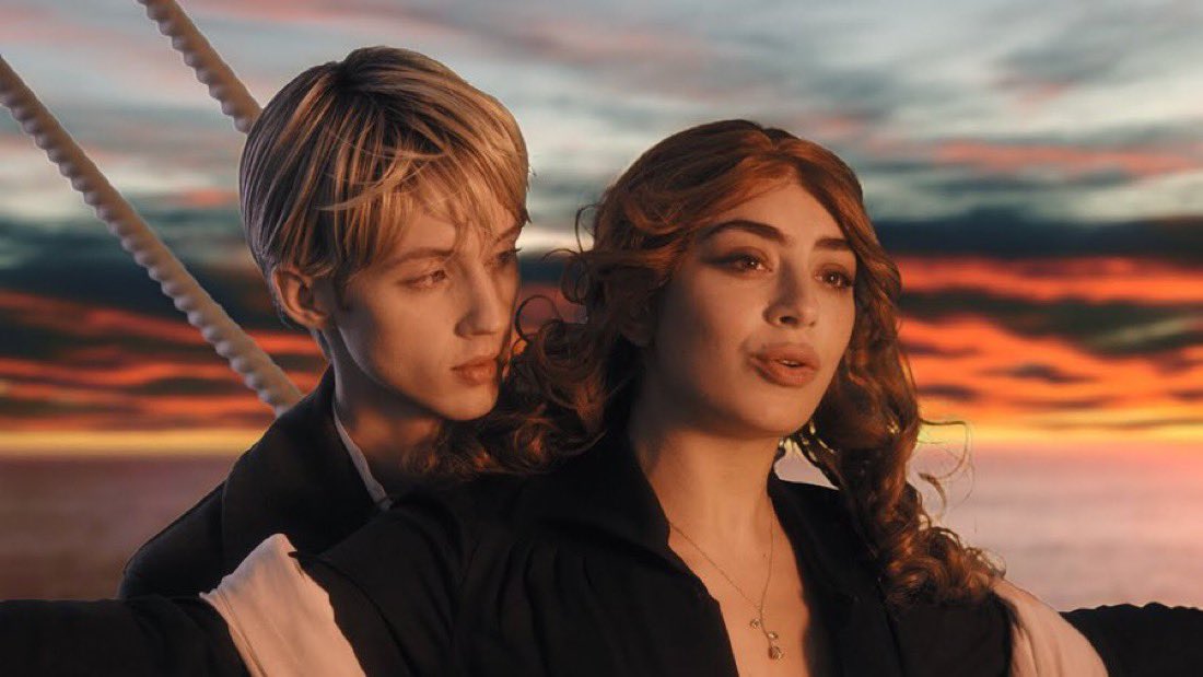 PopBase's tweet photo. 8 years ago today, Charli xcx and Troye Sivan released ‘1999.’ https://t.co/o01GrYObve
