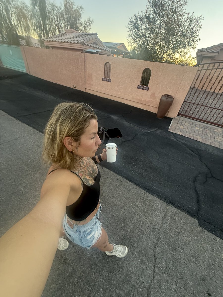 klwmma's tweet photo. "I don't have time to eat healthy because I work 60 hours a week."

Stop lying to yourself.🚩
You have the exact same 24 hours in a day as a professional athlete cutting weight while training multiple times a day.
You aren't too busy. You are just completely disorganized.
You waste 45 minutes every single day scrolling through food delivery apps, paying a premium for overpriced, processed trash that leaves your gut bloated and your brain sluggish for the rest of the afternoon. Then you wonder why you're losing your edge in your business.

In the exact 45 minutes you spend waiting for a delivery driver, I can prep clean, high-performance fuel for the next 3 days.

Eating out isn't a time-management issue. It's a discipline issue. You are actively choosing convenience over your own health, and your body—and your bank account—are paying the price.

I’m opening up exactly 3 slots this week for my 4 Week Kickstart. I will personally rebuild your nutrition, fix your bloated gut, and force you to manage your stress like a high-level athlete. No BS. Just strict sports science and daily accountability.
If you're ready to stop being lazy and actually fix your body, DM me the word "FUEL" right now. If you're going to keep making excuses, keep scrolling.