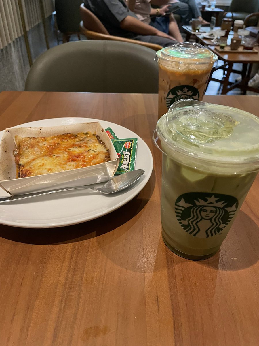 aleyshoo's tweet photo. serunya agenda sabtu minggu kemarin bersama pacarku, bisa nemenin dia beli wishlist book nya, bisa nongkrong tanpa hrs worry kita berdua dikejar kejar kerjaan, aahhh happy sekaliiih aku sayang, terimakasih yaaa 🥺❤️ https://t.co/dO1ywlPwV2