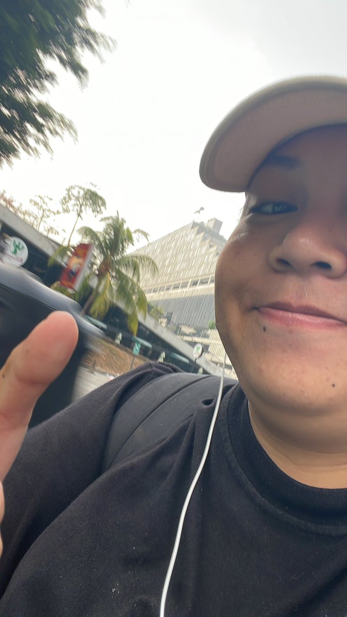 aleyshoo's tweet photo. serunya agenda sabtu minggu kemarin bersama pacarku, bisa nemenin dia beli wishlist book nya, bisa nongkrong tanpa hrs worry kita berdua dikejar kejar kerjaan, aahhh happy sekaliiih aku sayang, terimakasih yaaa 🥺❤️ https://t.co/dO1ywlPwV2