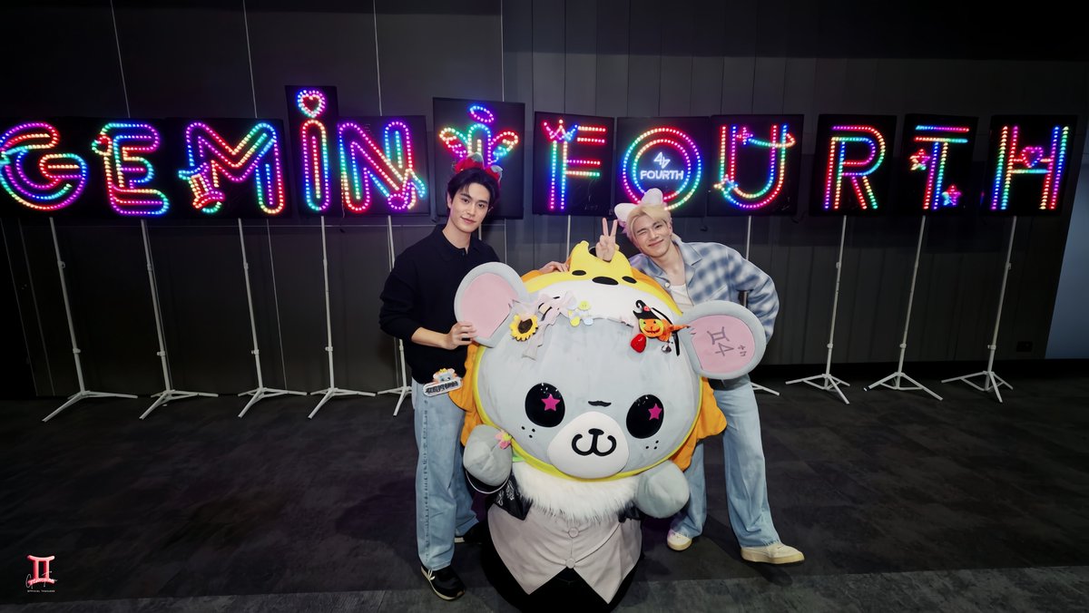 Geminint_family's tweet photo. ครอบครัวตัวจี๊ดดดดดดดด ❤️🐭💙

GEMINIFOURTH LKN MY FAM
#GMMTVFANIVAL2026HappyFamilyxGF
#GeminiFourth #เจมีไนน์โฟร์ท
#Gemini_NT @gemini_ti
#Fourthnattawat @tawattannn https://t.co/B8K16R4BtY