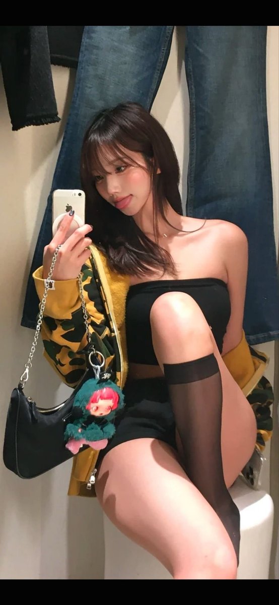 siroo_xrt's tweet photo. 서로 계정 까고 붙여 뜰 사람 디엠해〰️👅
벌칙은 안 들고 오면 하�� 계정상납으로💗
#계정상납 #계정강간 #붙여 #여깨 #hp #지인상납 #지인박제 https://t.co/LqzuzHZGWL