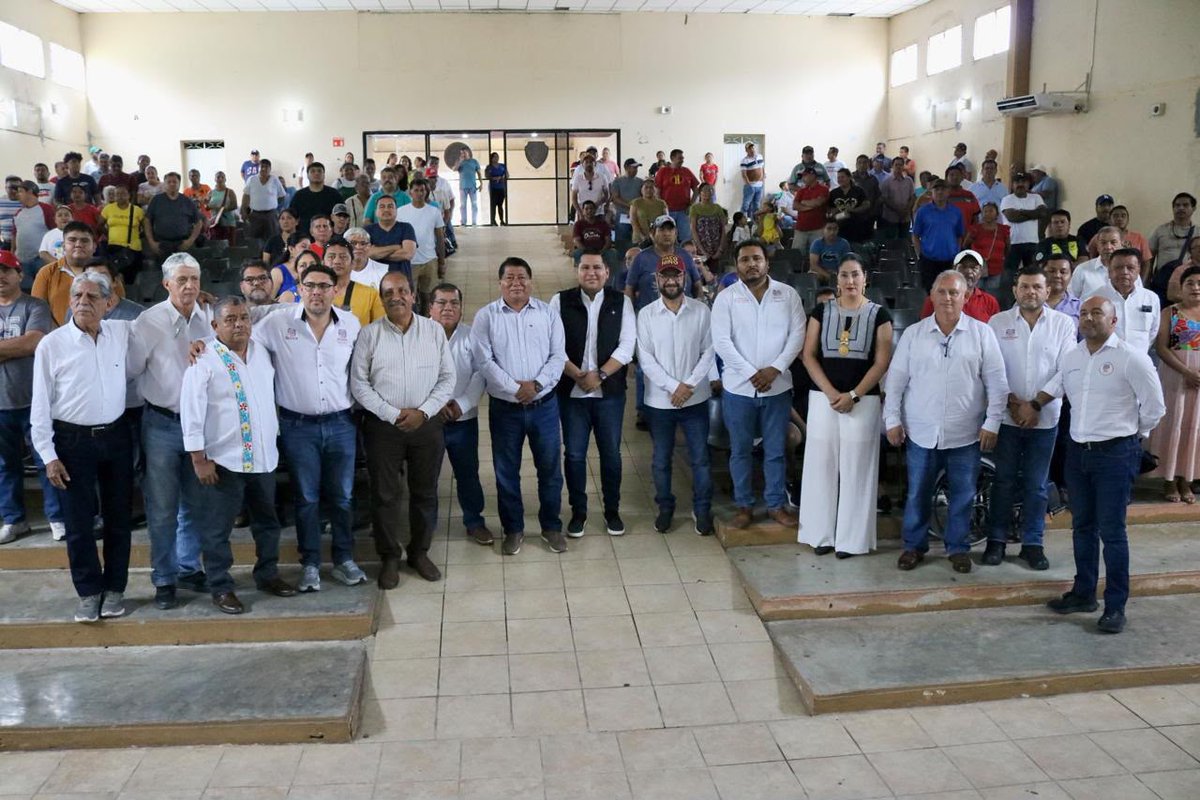 ahoraoaxacanot's tweet photo. #AhoraOaxaca l ✅👏 Brinda Gobierno del Estado certeza patrimonial a familias de Tuxtepec
|#Oaxaca | #Tuxtepec | #GobiernodeOaxaca |#AhoraNoticiasMediaGroup |#ANMG
Nota aquí ⬇️
https://t.co/CNM6hySyt4 https://t.co/jGu5lImq1w