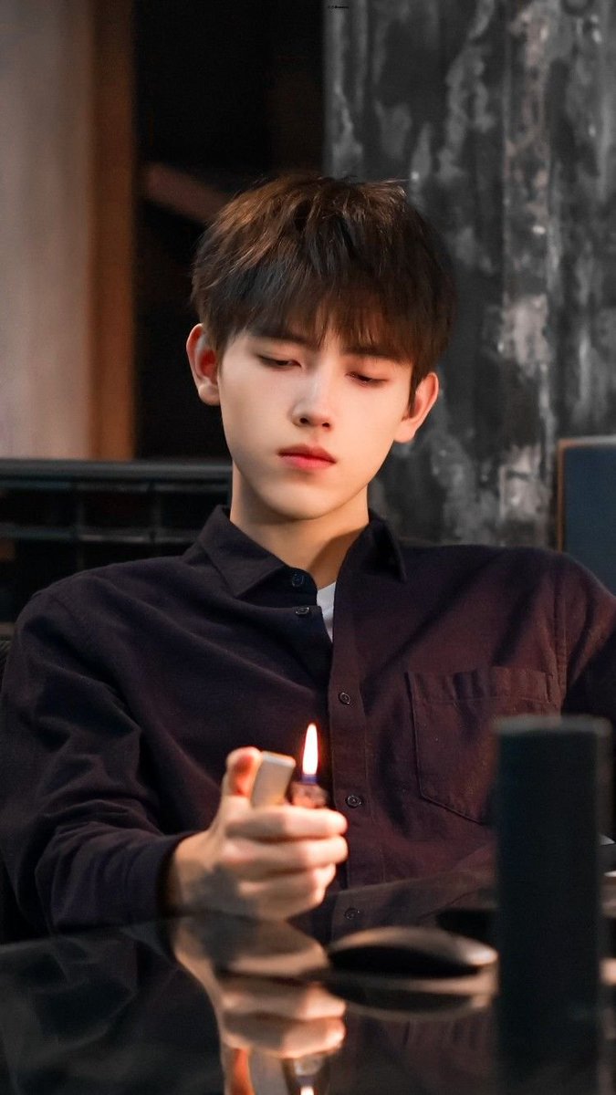 dearfeiyu's tweet photo. Feiyu's acting has never been about aura, or getting that perfect viral moment, but about the humanity he brings out in every character.

Sima Jiao's loneliness, Li Xun's defiance, Fang Muyang's conscientiousness, even Ma Chaoyang's simmering anger have all been painfully human. https://t.co/YpDp2U9IMA