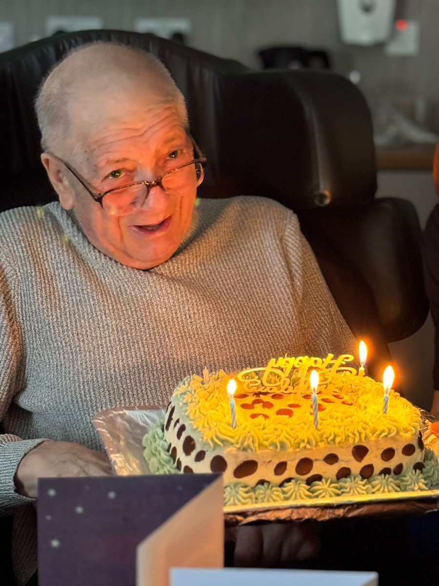 FromeNHome's tweet photo. The colouring pencils have been getting some use, with plenty of detail to work through on these pages.๐
There was also a birthday to celebrate as Trevor turned 80. Happy birthday, Trevor!
#frome #somerset #caring #dementiacare https://t.co/UEAuoIgXVn