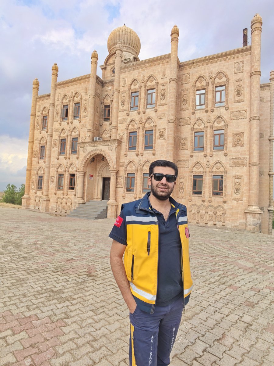 Azizyuksell's tweet photo. #YeniProfilResmi https://t.co/t9IJwzpu3c