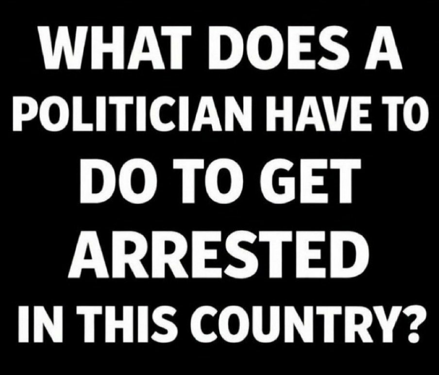 CRIXUSwasHERE's tweet photo. AM I RIGHT?!🤔👇 https://t.co/yckkFAIb7U