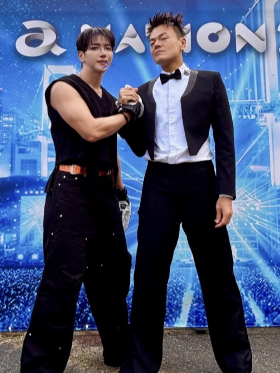 Mariellenadamas's tweet photo. MIN JUN K IN aNATION2026 pics with JYPAPI
🩷🐼🧡
#2PM #JUN_K #Hottest #JYP #anation2026 https://t.co/uh2H7UteHB