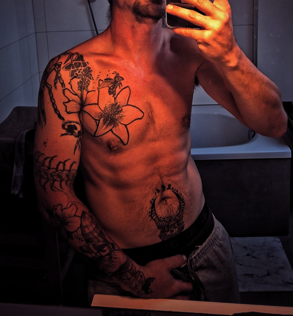 DHacbon's tweet photo. @OrgasmicGroup @Loladream633172 Aller on participe 😇 https://t.co/ynxe6qEfte