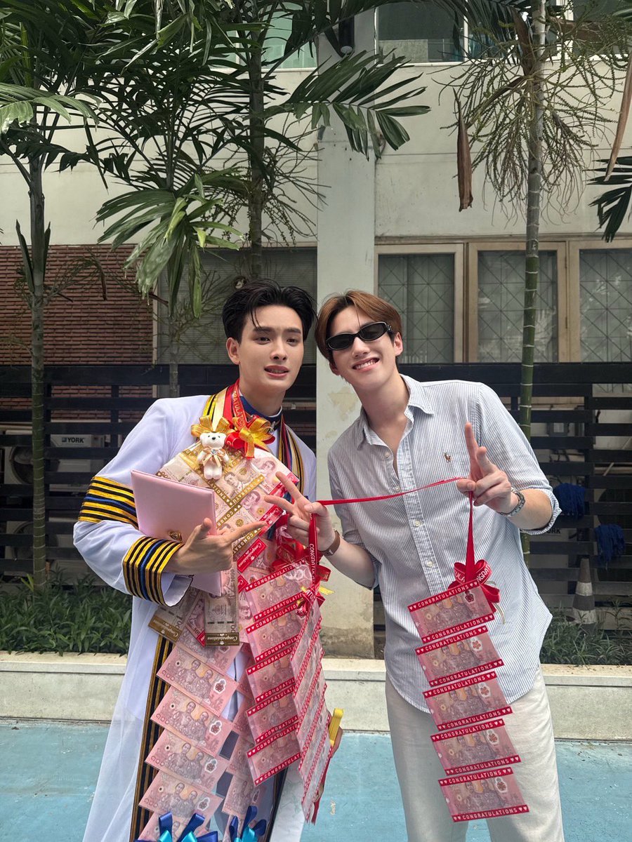 phutatchai's tweet photo. เก่งมากพวกฉันมีความสุขจริงๆดีใจกับพวกนายทั้งคู่นะ
#PHUTATCHAI https://t.co/orxMIPKJ60