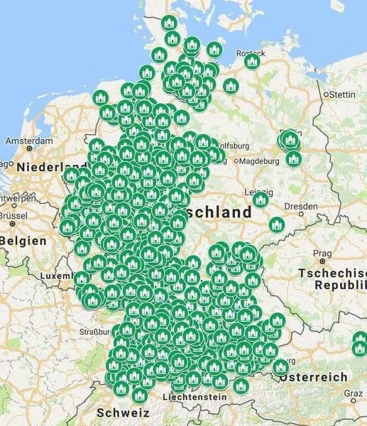 _david_brg's tweet photo. Moscheen in Deutschland. Ihr merkt selbst, oder? Scharia-Äquator mitten durch Deutschland - die Ostdeutschen haben den Braten gerochen. Deutschen werden verdrängt. Es folgt: Binnenflucht westdeutscher Bürger nach Ostdeutschland. Heimatvertriebene im eigenen Land. https://t.co/Az4jaaAaG7