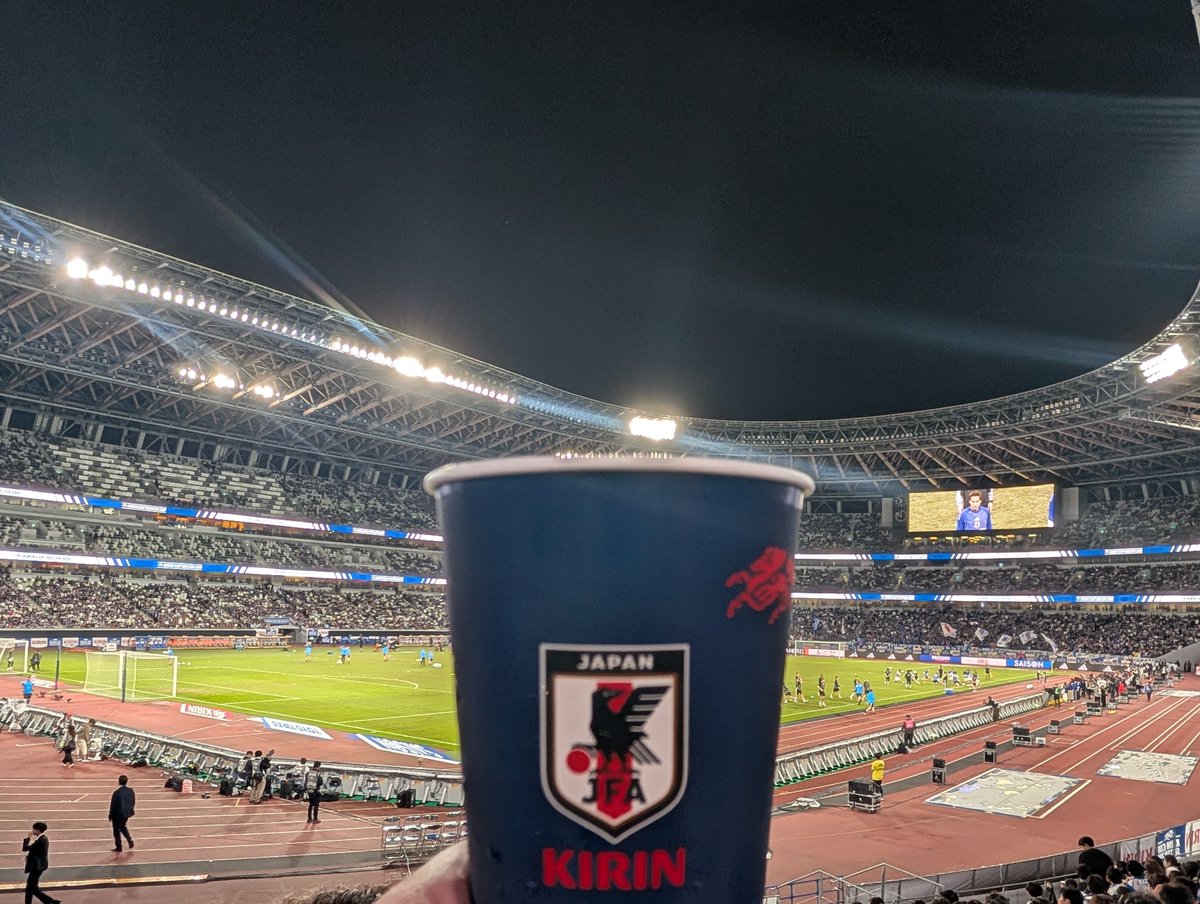 sapbeerlove's tweet photo. 国立競技場でビール〜

日本代表　vs  NZ https://t.co/E6BeY1JZI4