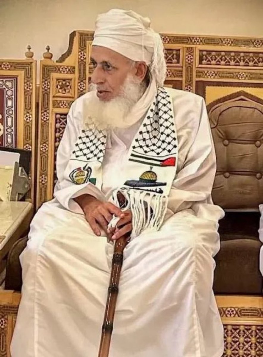 MohamedSalti's tweet photo. حمل هموم القضايا الإسلامية، فحمله الغيورون على الإسلام فوق رؤوسهم.

#الشيخ_أحمد_الخليلي https://t.co/LQ7Ht2QyRr