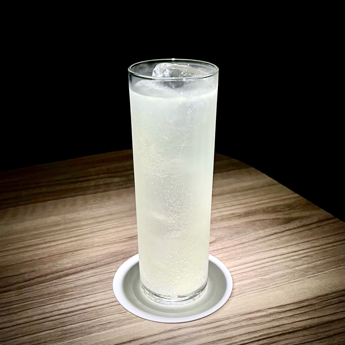 BarLuciano1's tweet photo. トム コリンズ
ジン、レモンジュース、シロップ、タンサンupのロングカクテル。

本日も『19時から気のむくままに』営業いたします。 https://t.co/hkgIuV0rXS