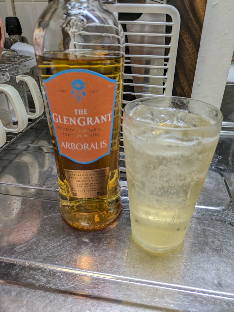 lookkg191's tweet photo. キッチンドランカー！
今夜の救世酒はアルボラリス
ツマミは昨晩の残りのお刺身を漬けにしたもの(メジマグロとマカジキ)
そして今夜は昨日から下拵えしていたステーキ
血と水分抜けて、いい感じになってます✌️ https://t.co/qtbGhE6Lmw
